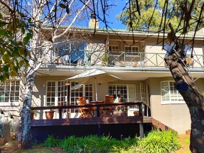 Guest House for sale with 6 bedrooms, Clarens, Clarens