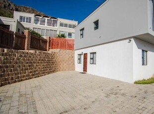 2 Bedroom apartment to rent in Mountainside, Gordons Bay