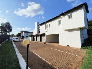 3 Bedroom townhouse-villa in Willow Park Manor For Sale