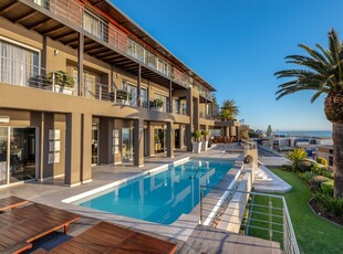 6 Bedroom Freehold To Let in Bantry Bay