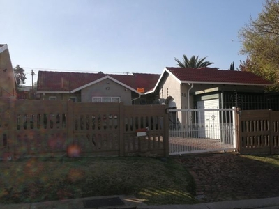 3 Bedroom house sold in Suideroord, Johannesburg