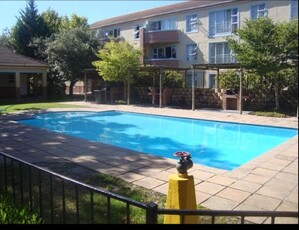 2 Bedroom Apartment To Let in Pinelands