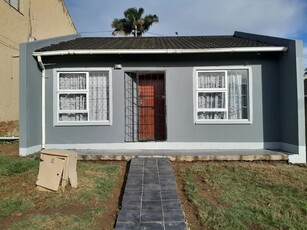 2 Bedroom Freehold To Let in Southernwood