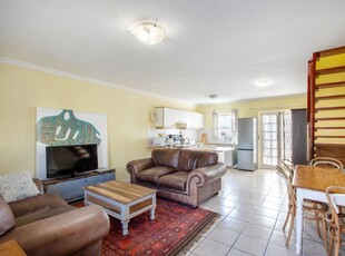 2 Bedroom Townhouse For Sale in Die Bos