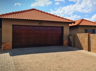 3 Bedroom Freehold For Sale in Waterkloof AH