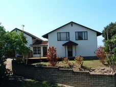 4 bedroom house for sale in Sea Park (Umtentweni)