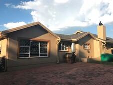 5 Bedroom House For Sale in Parys