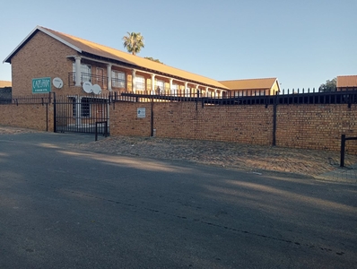 2 Bedroom Flat For Sale in Rustenburg Central