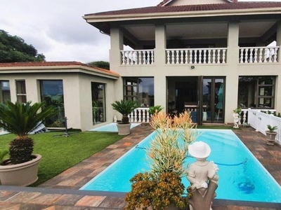 Luxurious Home for Sale in Umtentweni