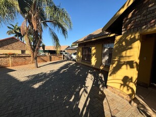 4 Bedroom Townhouse For Sale in Waterval East