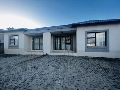 9 bedroom, Nelspruit Mpumalanga N/A