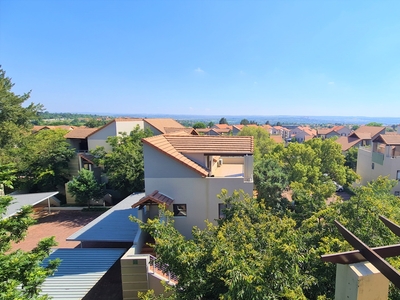 Apartment / Flat For Sale in Broadacres, Sandton