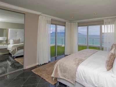 Apartment / Flat For Sale in Table View, Blouberg