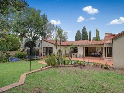 Freehold For Sale in Fourways Gardens