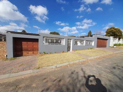 House For Rent In Chrisville, Johannesburg