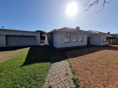 House For Sale In Albertinia, Western Cape