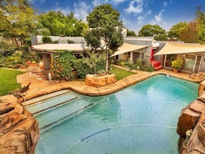 House For Sale In Faerie Glen, Pretoria