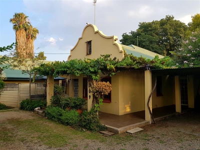 House For Sale in Hatfield, Pretoria