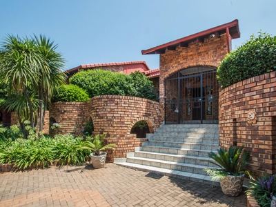 House For Sale in Kloofendal, Roodepoort