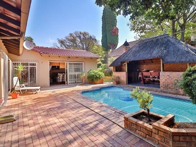 House For Sale in Van Riebeeck Park
