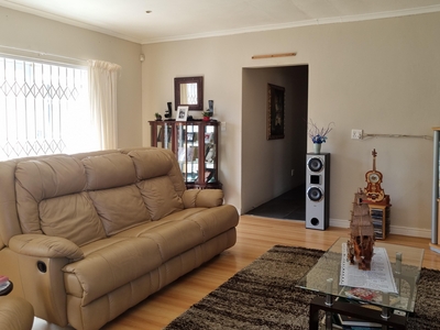 House For Sale in Westcliff