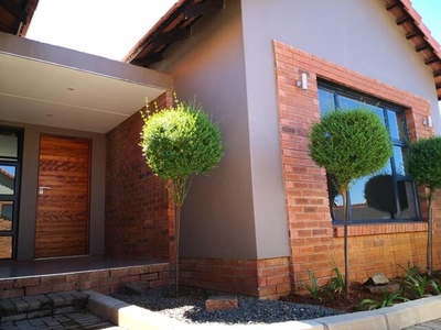 Townhouse For Rent In Wild Olive Estate, Bloemfontein
