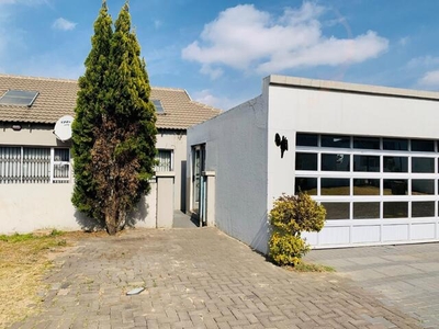 Townhouse For Sale In Tasbet Park Ext 1, Witbank