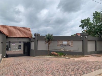 Townhouse – sectional For Sale in Buccleuch