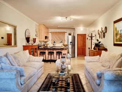 Townhouse – sectional For Sale in Leeuwenhof Estate