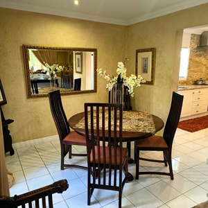 3 BEDROOMS HOUSE FOR SALE IN BUCCLEUCH SANDTON JOHANNESBURG