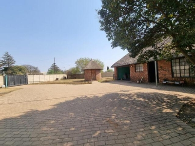 Apartment For Rent In Bredell, Kempton Park