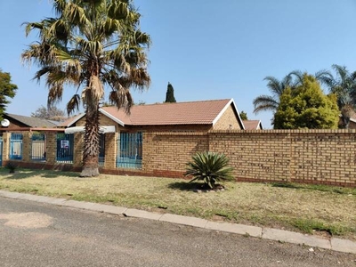 House For Rent In Reyno Ridge, Witbank