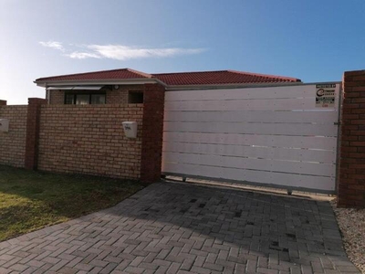 House For Rent In Rowallan Park, Port Elizabeth