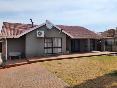 House For Sale In Arcon Park, Vereeniging