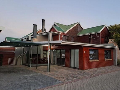 House For Sale In Hartenbos Central, Hartenbos