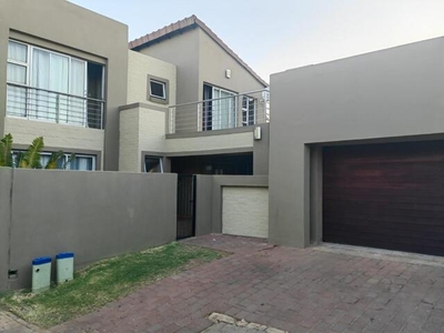 House For Sale In Six Fountains, Pretoria