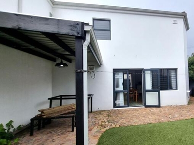 Townhouse For Rent In Claremont, Cape Town