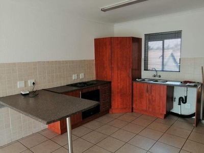 Townhouse For Rent In Pomona, Kempton Park