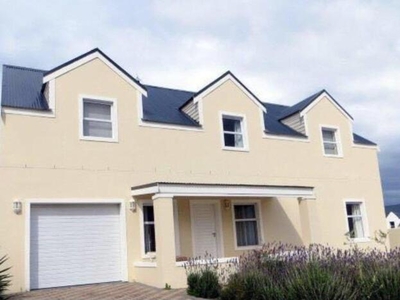 Townhouse For Rent In Westcliff, Hermanus