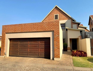 Townhouse For Sale In Montana Tuine, Pretoria