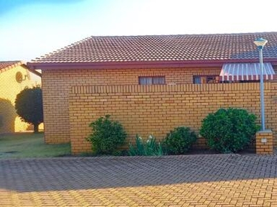 Townhouse For Sale In Wilro Park, Roodepoort