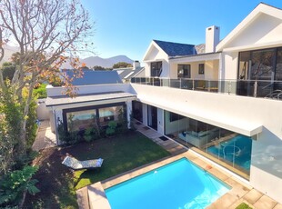 House For Sale in Eastcliff, Hermanus