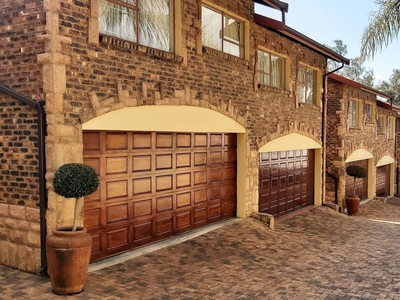 3 Bedroom Townhouse to rent in Rivonia - 16 Shelly Street