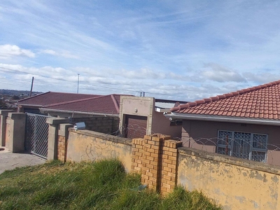 6 Bedroom House for sale in Mdantsane Nu 8