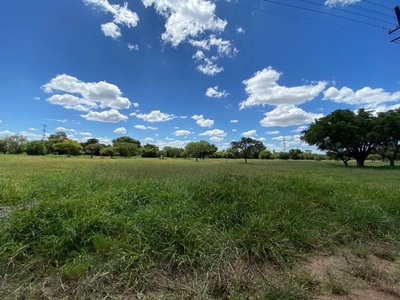 733 m² Land available in Bendor