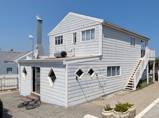 Beach Cottage with a Flair in Britannia Bay