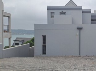 BREATH TAKING LAGOON VIEW VILLA! A MUST SEE PROPERTY IF YOU CONSIDER BUYING IN THIS PRICE RANGE IN LANGEBAAN.