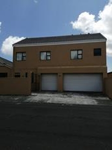 2 Bedroom Townhouse to rent in Townsend Estate