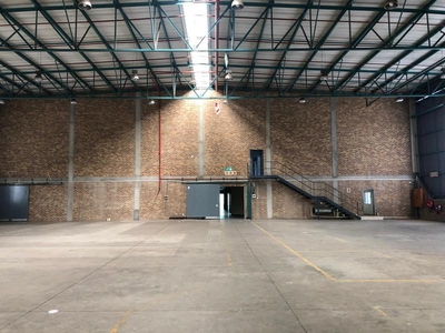 15th ROAD: LARGE WAREHOUSE / FACTORY / DISTRIBUTION CENTRE TO LET IN MIDRAND, WITH N1 HIGHWAY VISSIBILITY!