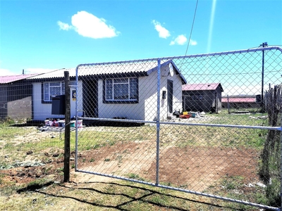 2 Bedroom House for sale in Mdantsane Nu 16